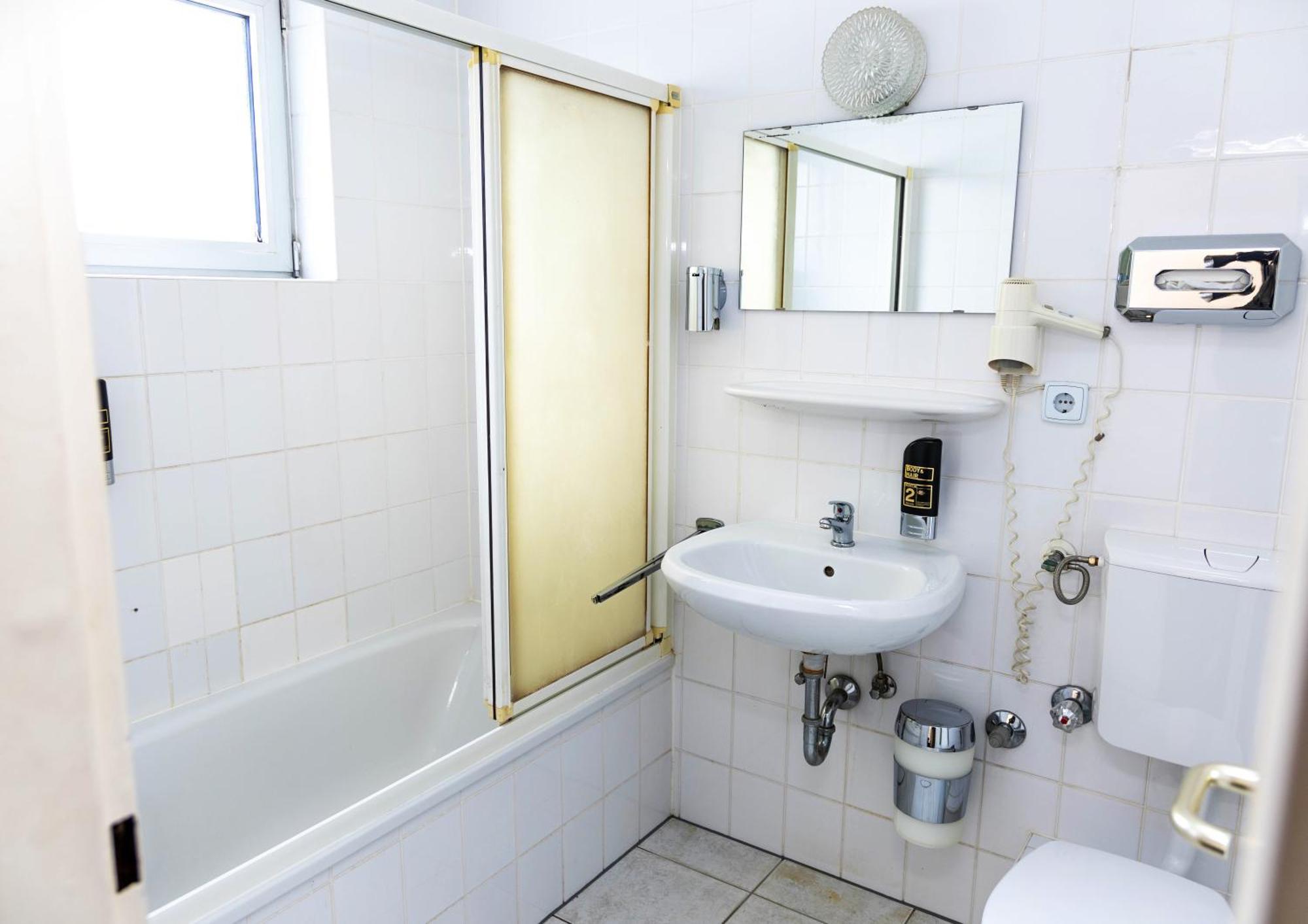 Hotel Rossija Frankfurt am Main Ngoại thất bức ảnh
