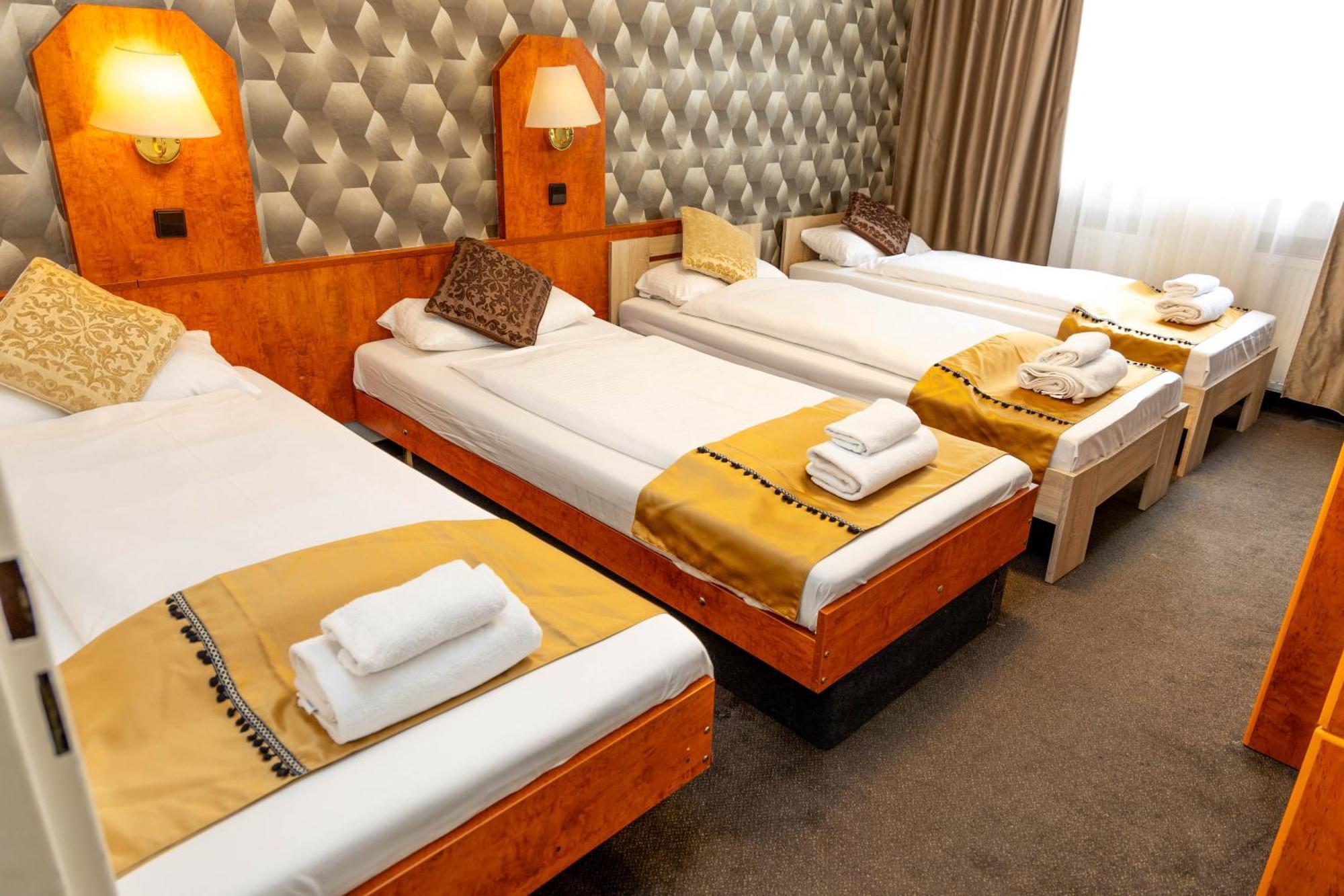 Hotel Rossija Frankfurt am Main Ngoại thất bức ảnh