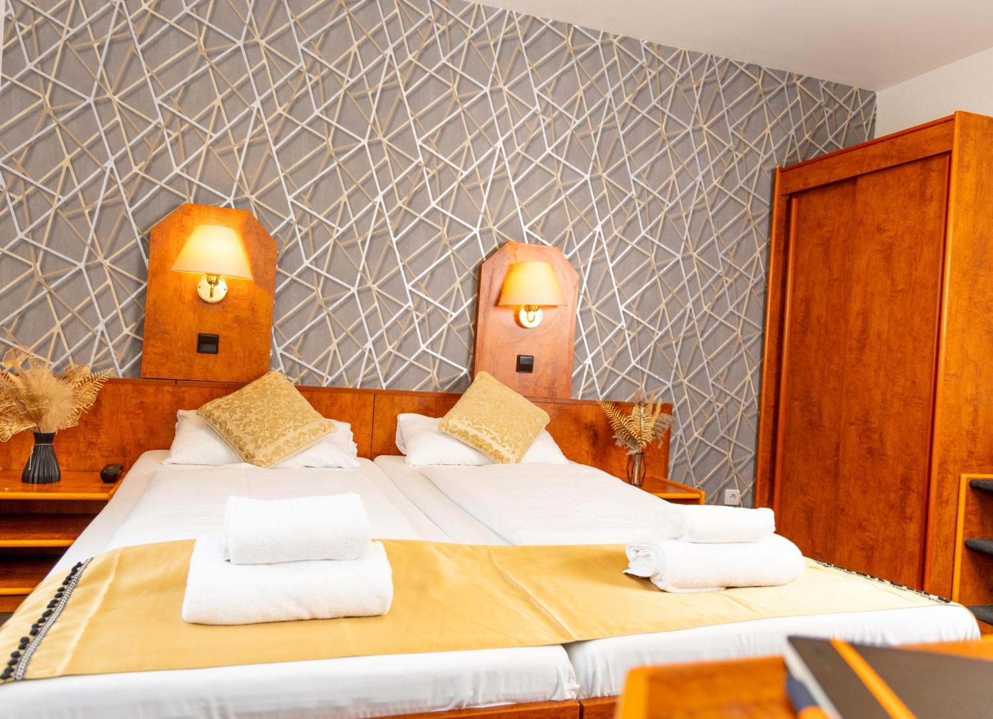 Hotel Rossija Frankfurt am Main Ngoại thất bức ảnh