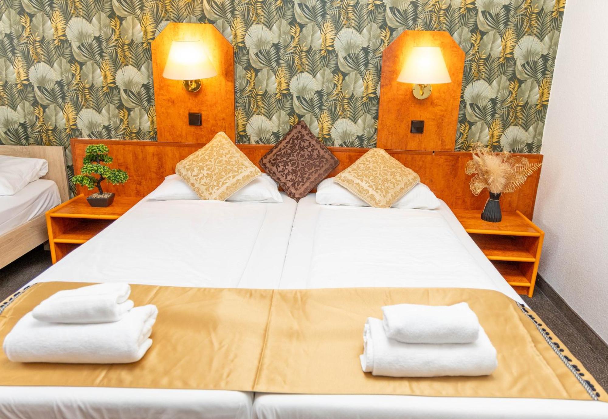 Hotel Rossija Frankfurt am Main Ngoại thất bức ảnh