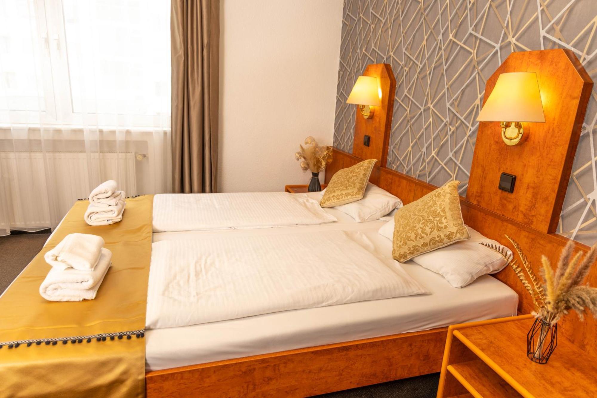 Hotel Rossija Frankfurt am Main Ngoại thất bức ảnh