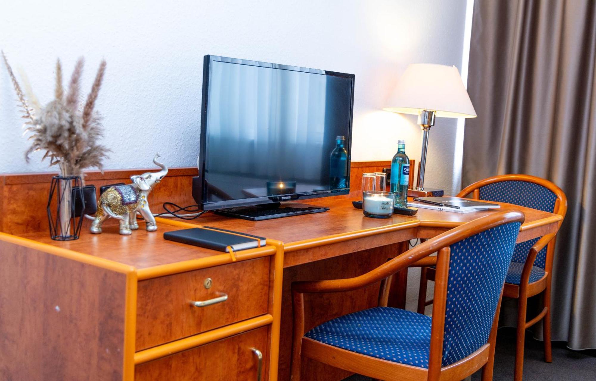 Hotel Rossija Frankfurt am Main Ngoại thất bức ảnh