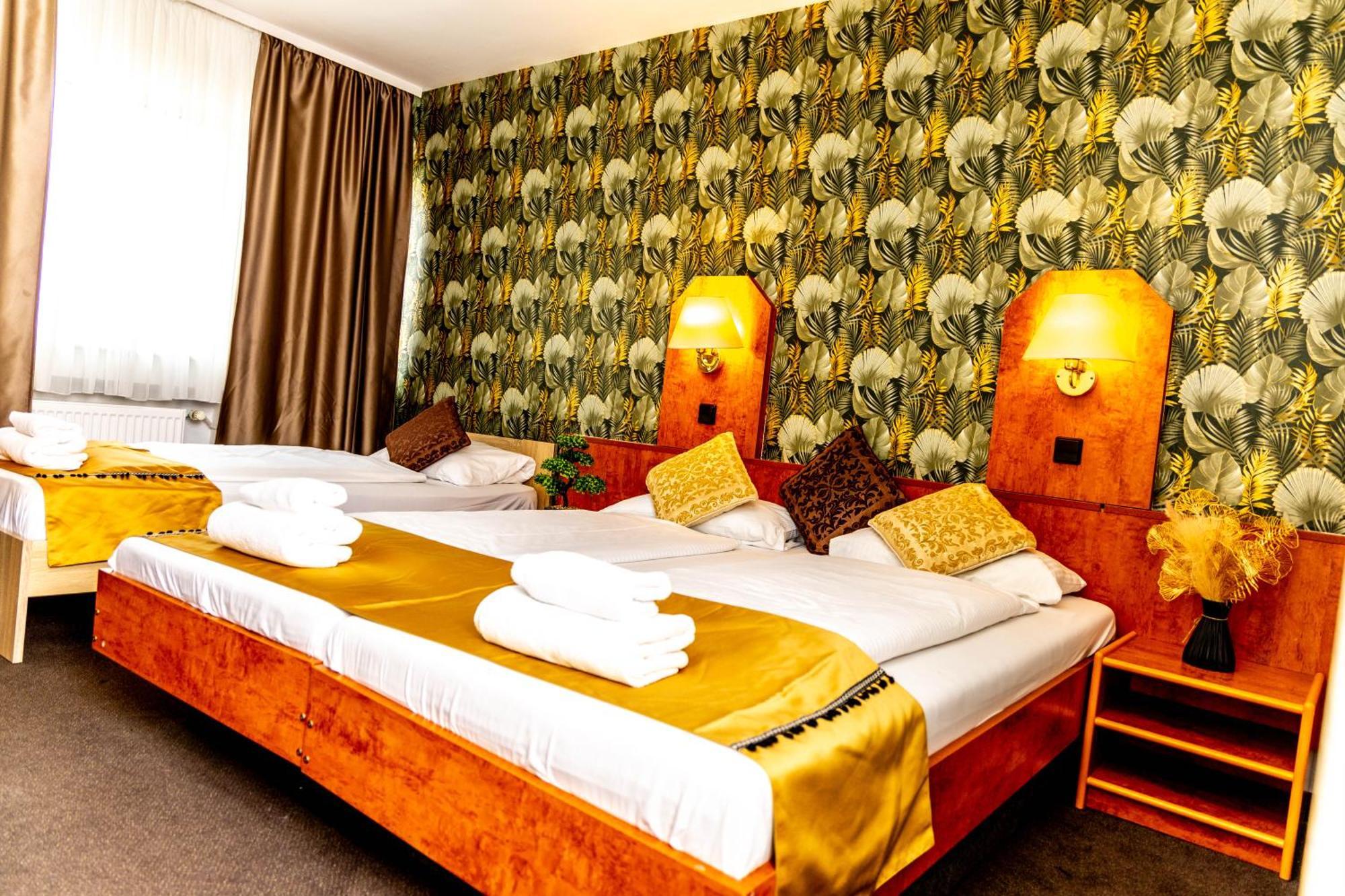 Hotel Rossija Frankfurt am Main Ngoại thất bức ảnh