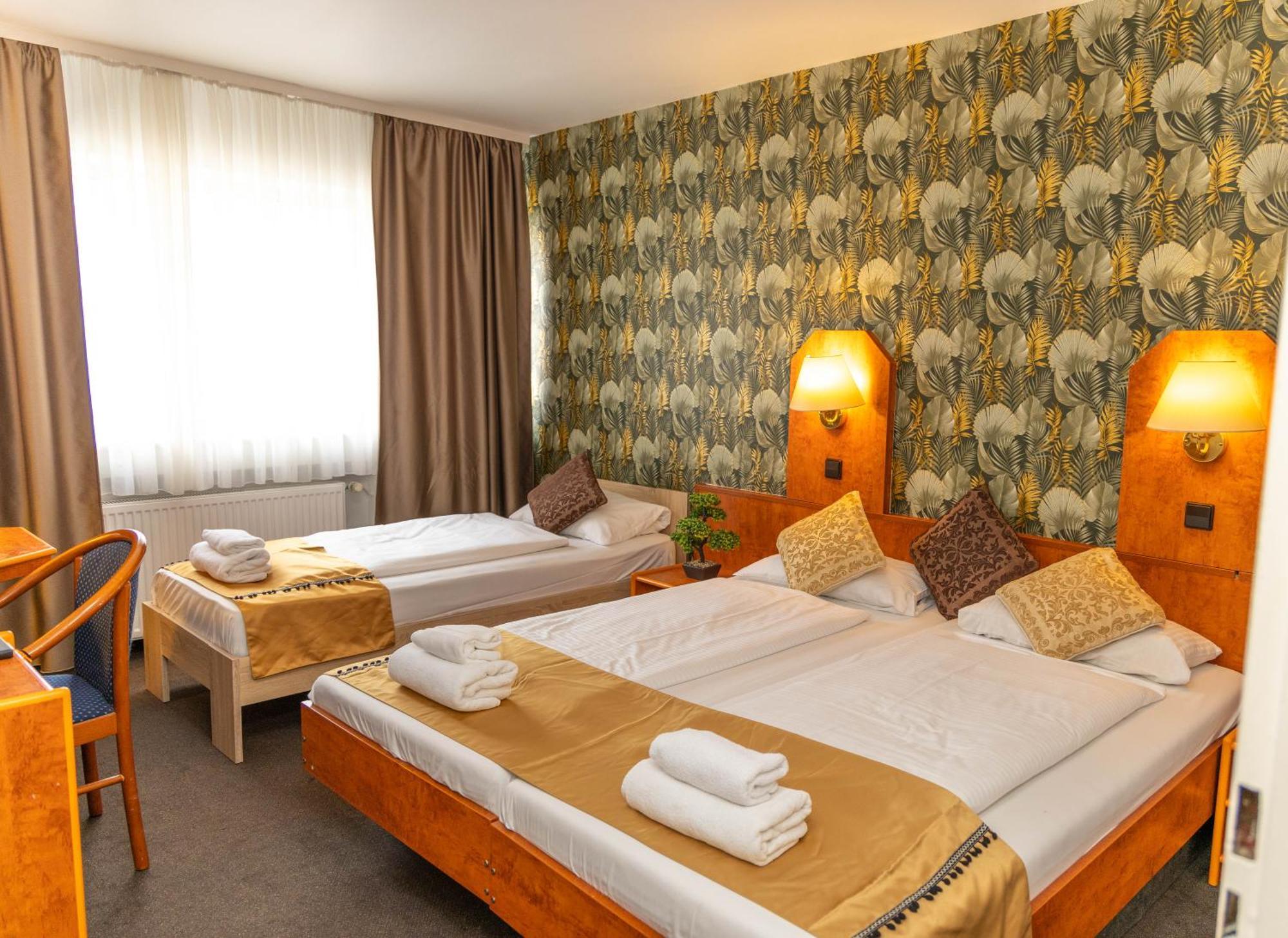 Hotel Rossija Frankfurt am Main Ngoại thất bức ảnh