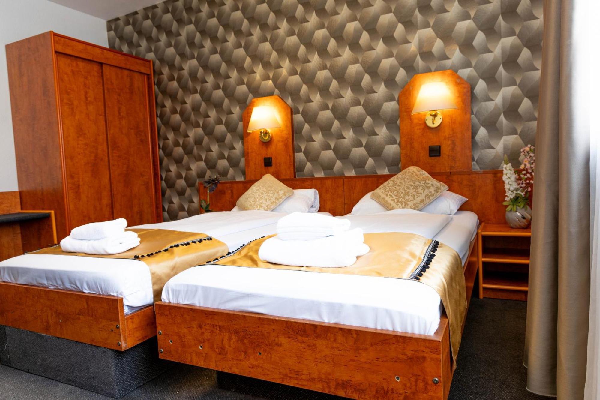 Hotel Rossija Frankfurt am Main Ngoại thất bức ảnh