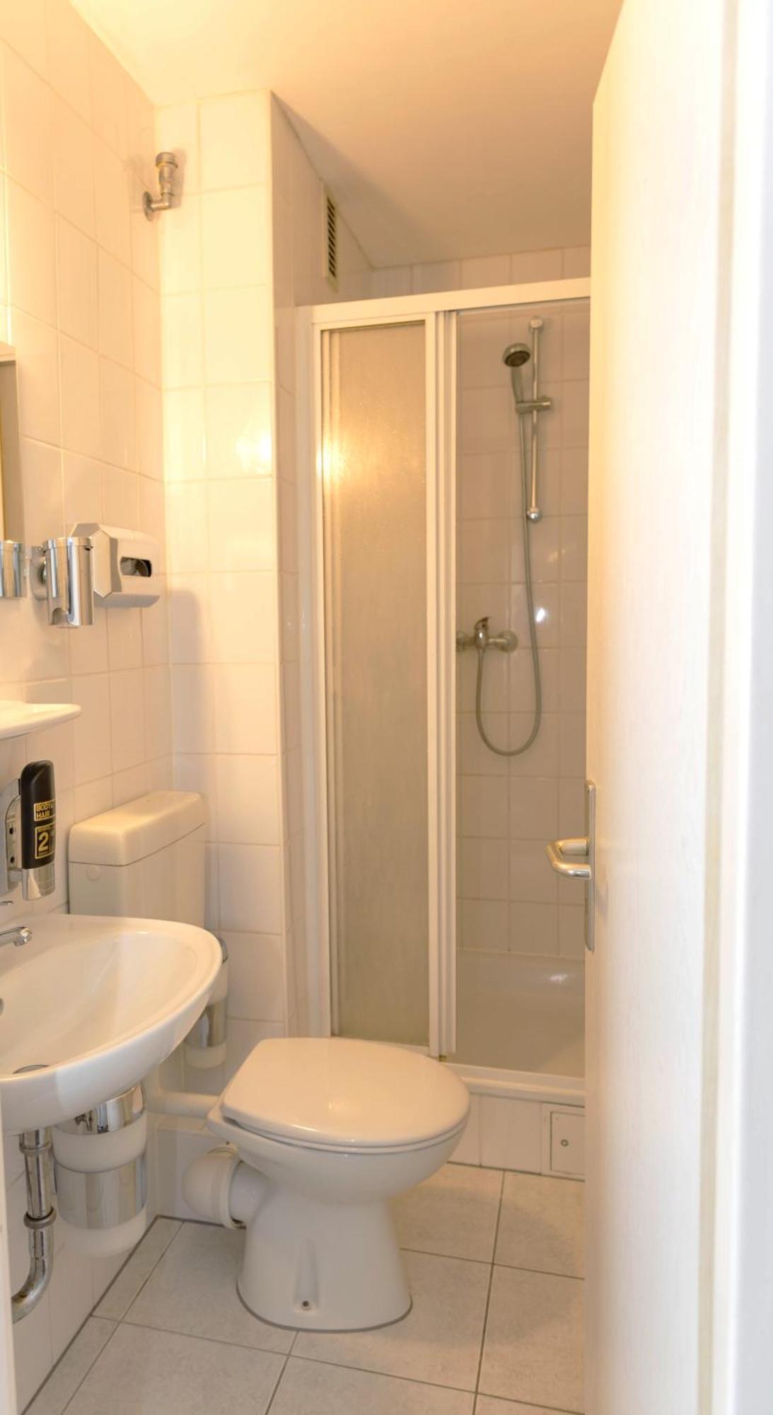 Hotel Rossija Frankfurt am Main Ngoại thất bức ảnh