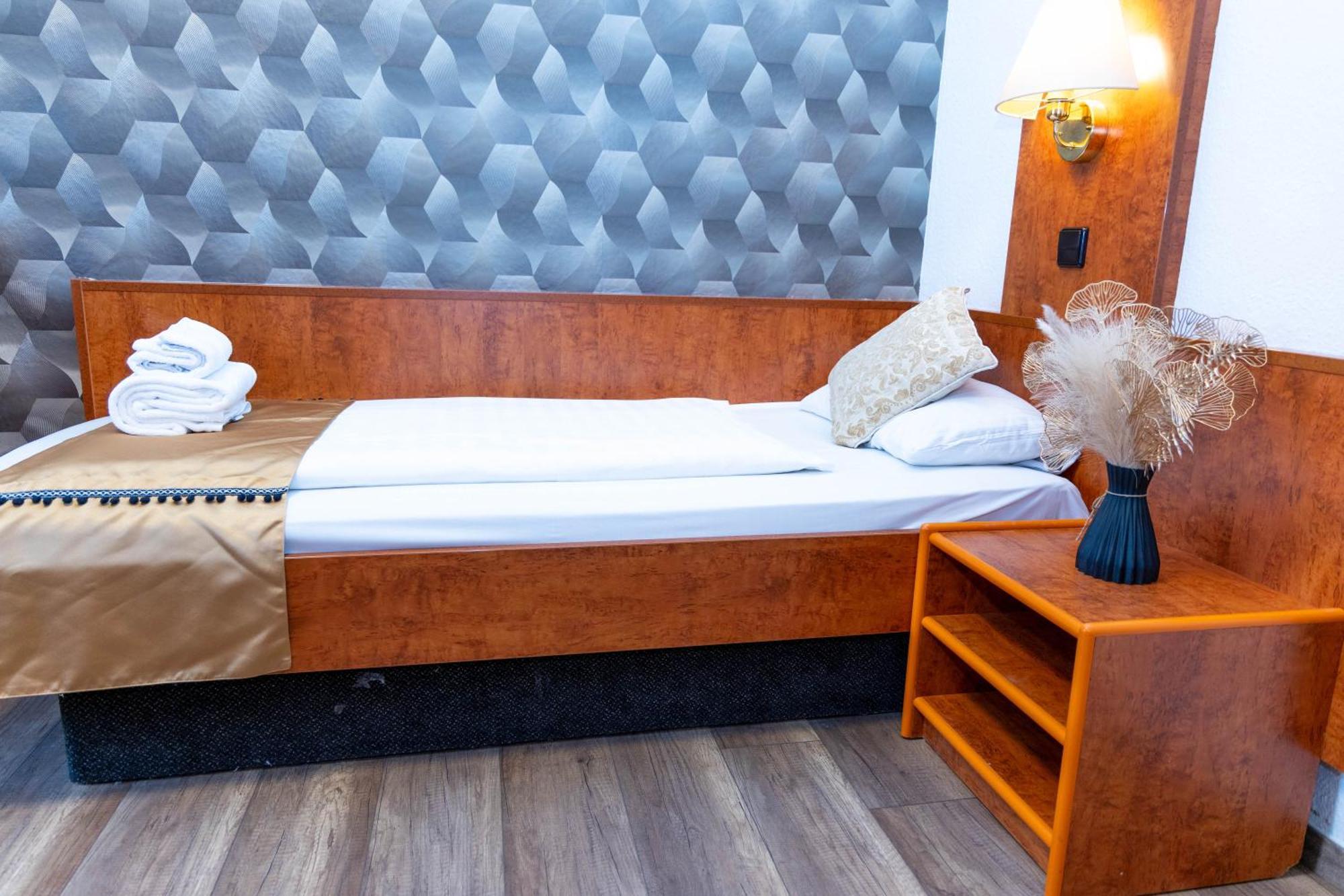 Hotel Rossija Frankfurt am Main Ngoại thất bức ảnh