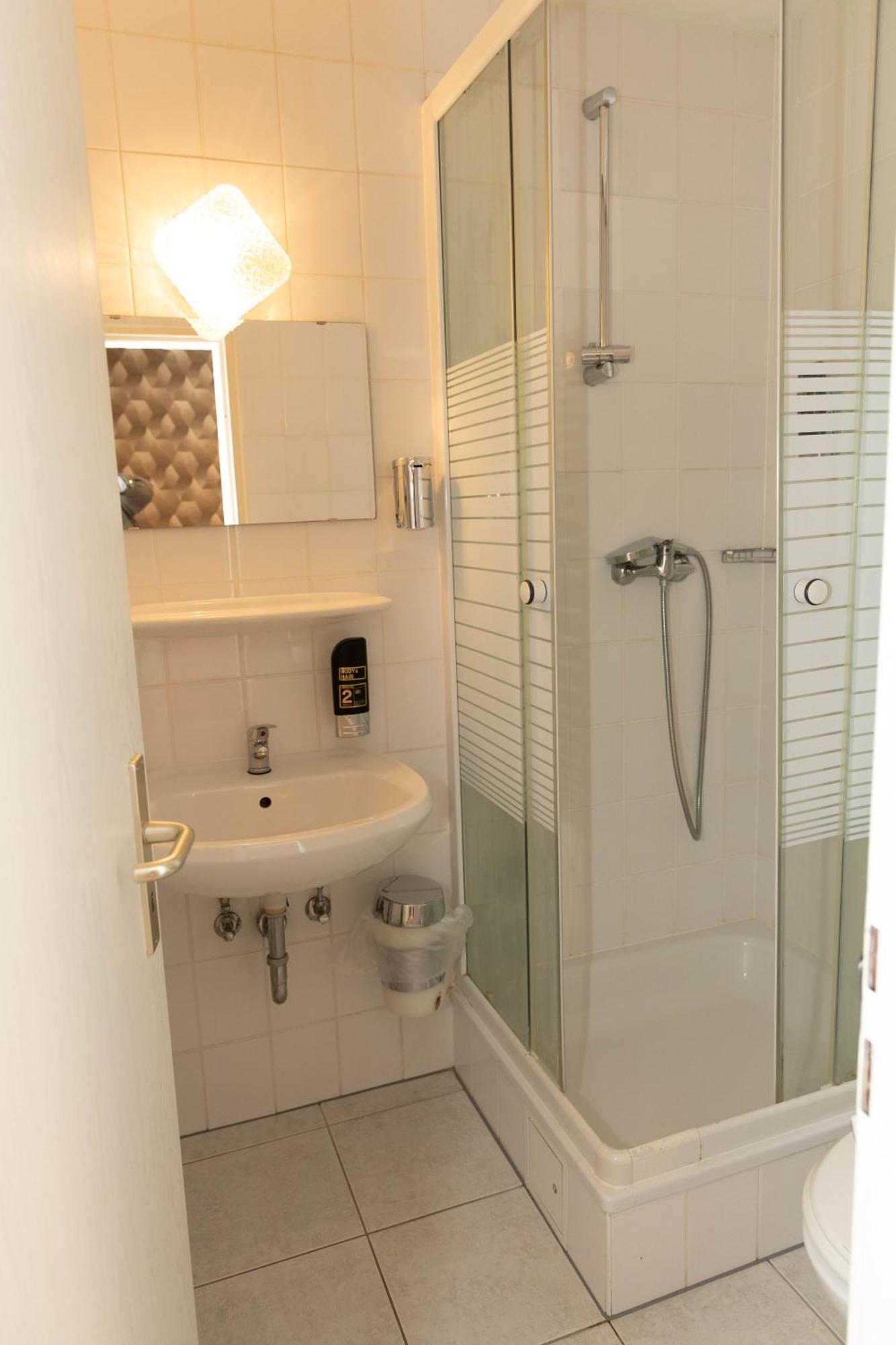 Hotel Rossija Frankfurt am Main Ngoại thất bức ảnh